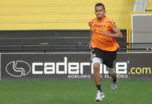 Sueliton pronto para retomar titularidade