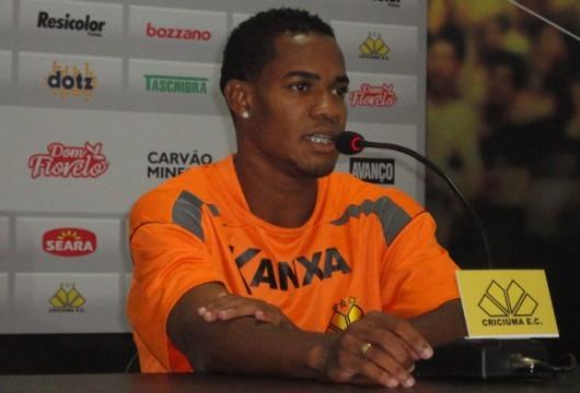 Artilheiro do Tigre confia no apoio da galera tricolor