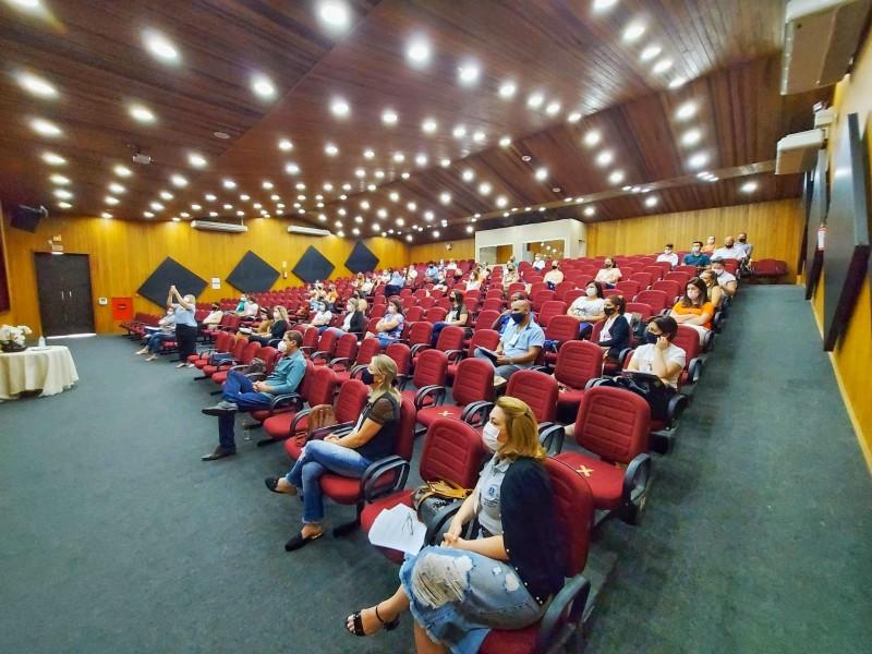 Secretaria de Educação de Nova Veneza realiza etapa da Conae