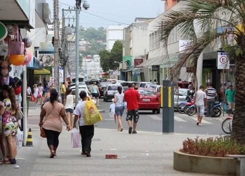Lojistas da João Pessoa e Henrique Lage promovem bazar