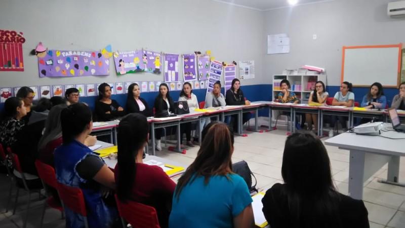 Profissionais da rede municipal de ensino de Balneário Rincão passam por capacitação