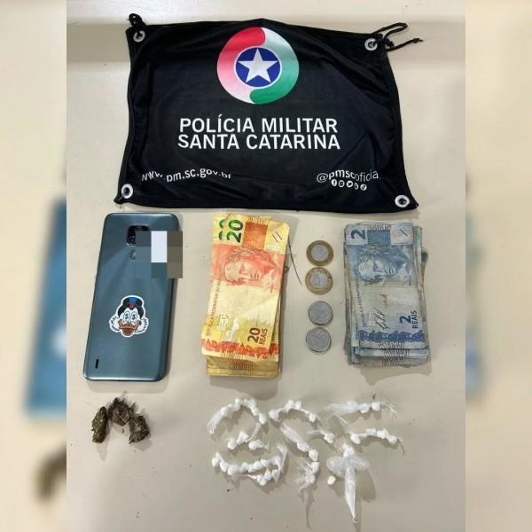 Adolescente é apreendido após ser abordado com crack e maconha em Tubarão