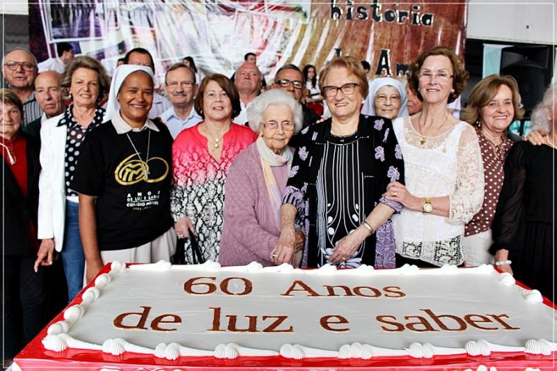 Colégio Michel reúne primeira turma no aniversário de 60 anos