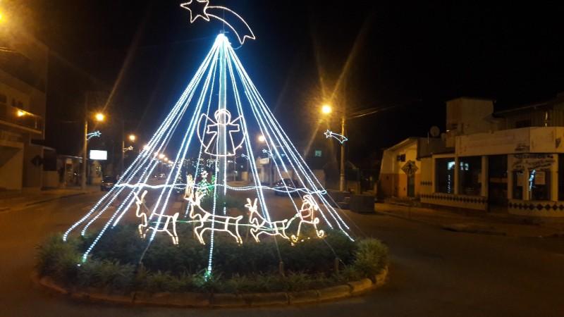 Luzes de Natal encantam visitantes