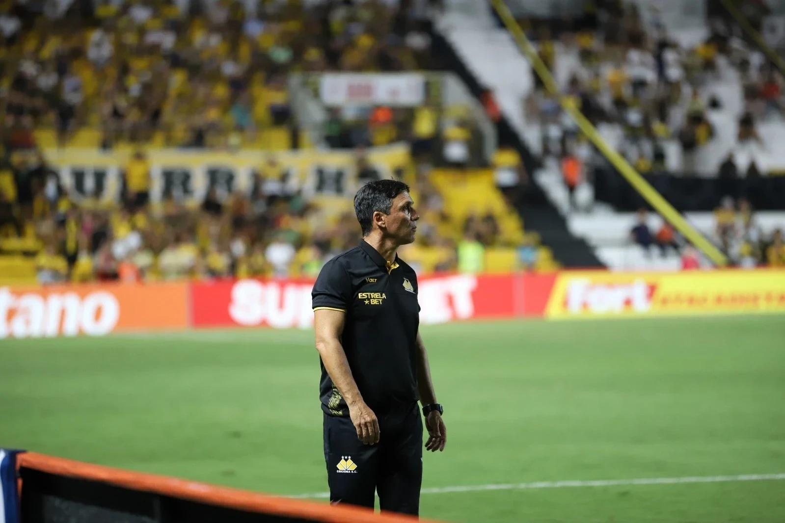 Zé Ricardo lamenta derrota para o Caravaggio e pede desculpas aos torcedores do Criciúma