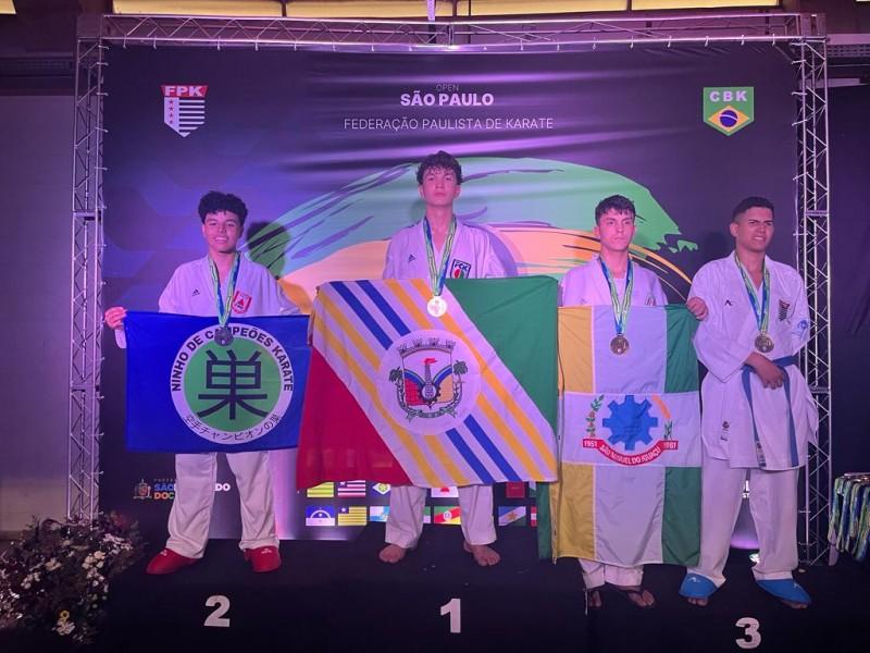 Atletas de Cocal do Sul conquistam 20 medalhas no Campeonato Brasileiro de Karatê