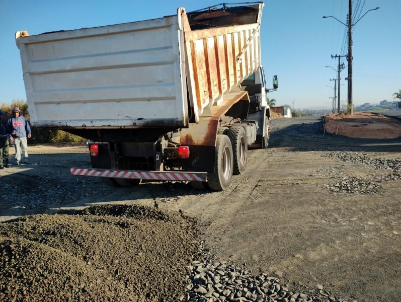 Governo de Içara trabalha na pavimentação de três ruas no bairro Presidente Vargas