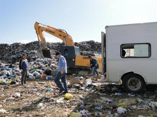 Vigilância descarta 800kg de comida em Içara