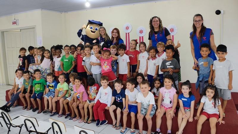 Alunos do CEI Afasc Professor Lapagesse recebem conhecimento sobre o Samu