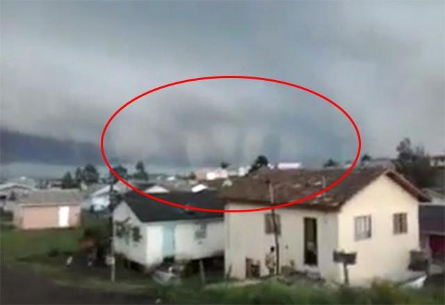 Morador de São Joaquim filma formação de tornados na cidade