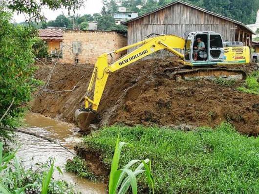 Desassoreamento pode atenuar cheias no bairro Estação