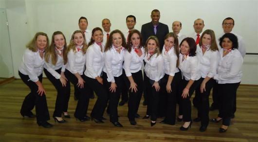 Colegas de trabalho unidos pelo gosto ao canto coral