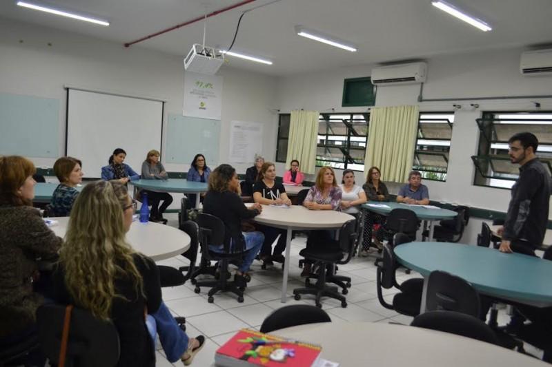 Professores da rede pública constroem debates filosóficos na Unesc
