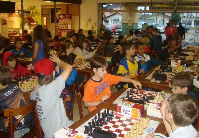 Enxadristas de Forquilhinha garantem bom resultado no Catarinense