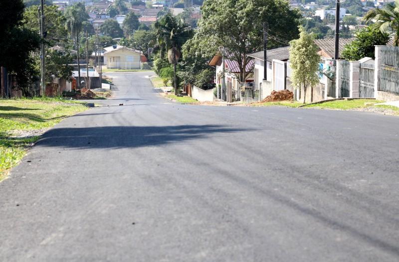Prefeitura de Criciúma conclui obras de pavimentação asfáltica em três bairros