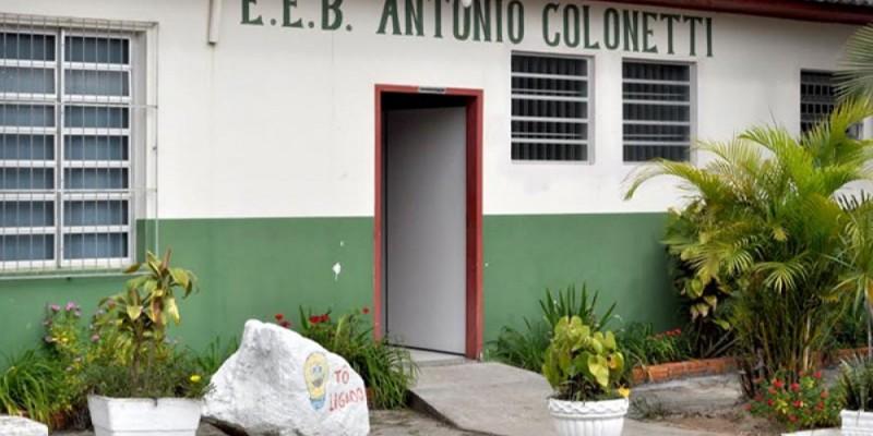 Professores protestam por perda de pacto Estadual pela Educação