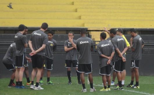 Em busca de reabilitação, Criciúma recebe o Coritiba