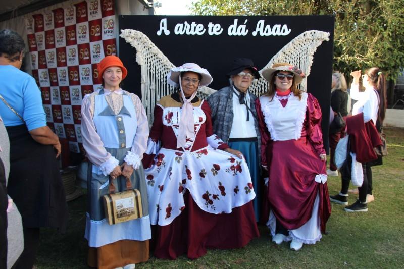 Projeto promove passeios de trem à cidade de Jaguaruna as participantes dos clubes de mães 