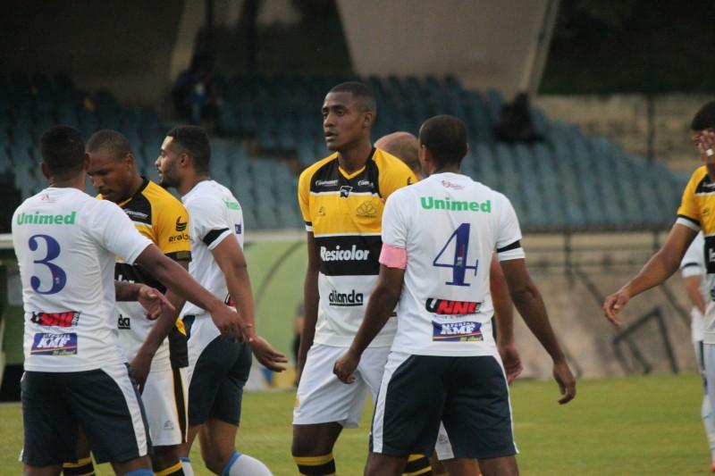 Criciúma joga mal, tem jogador expulso e apenas empata com São Bento