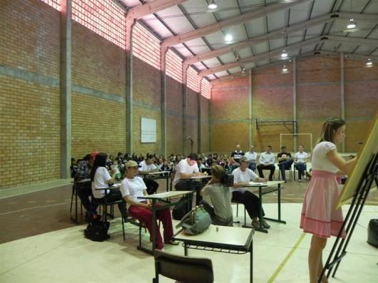 Escola de Forquilhinha recebe plano de combate ao bullying