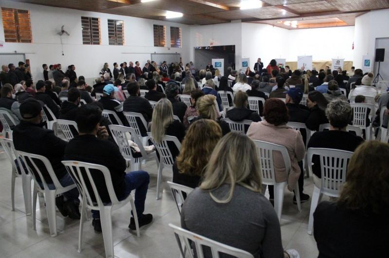 Governo de Criciúma entrega escrituras no bairro Quarta Linha