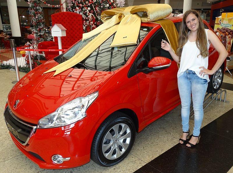 Professora de Urussanga ganha Peugeot 208
