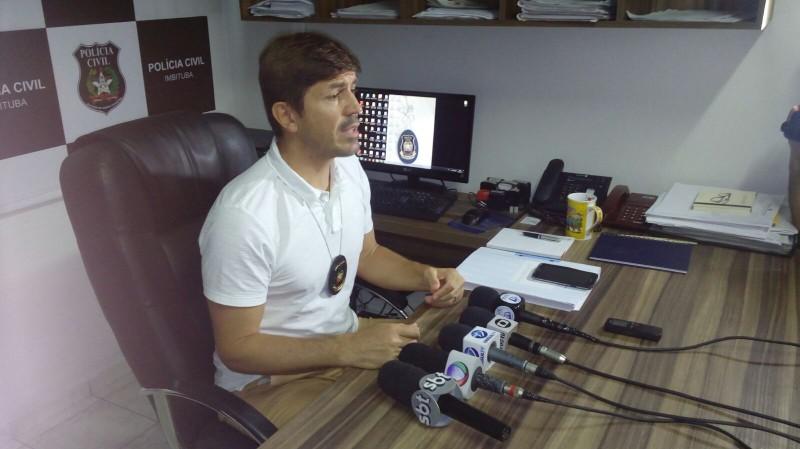Suspeito indiciado por homicídio duplamente qualificado