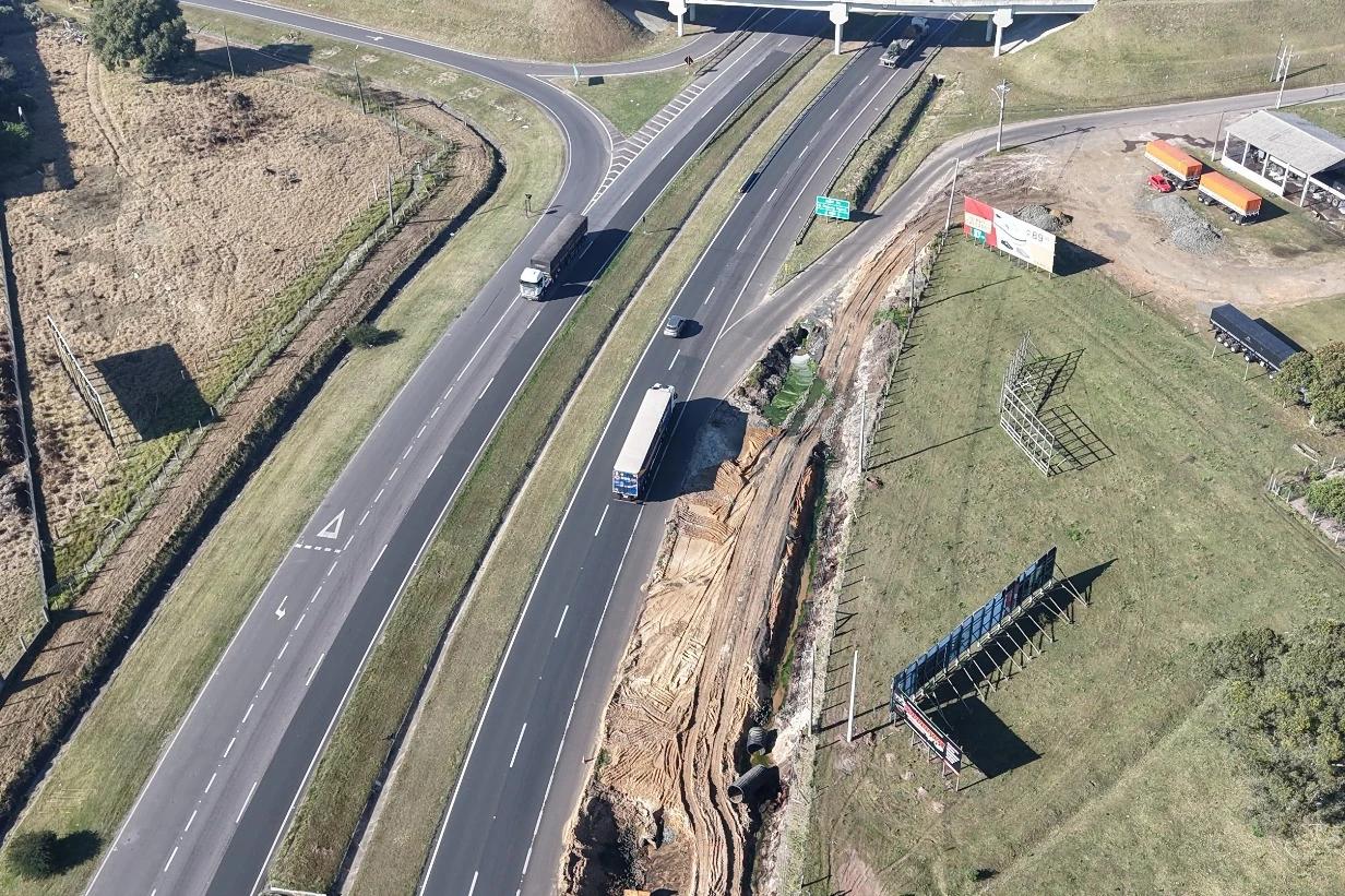 Obras de adequação de alça bloqueiam acesso à Araranguá pela BR-101
