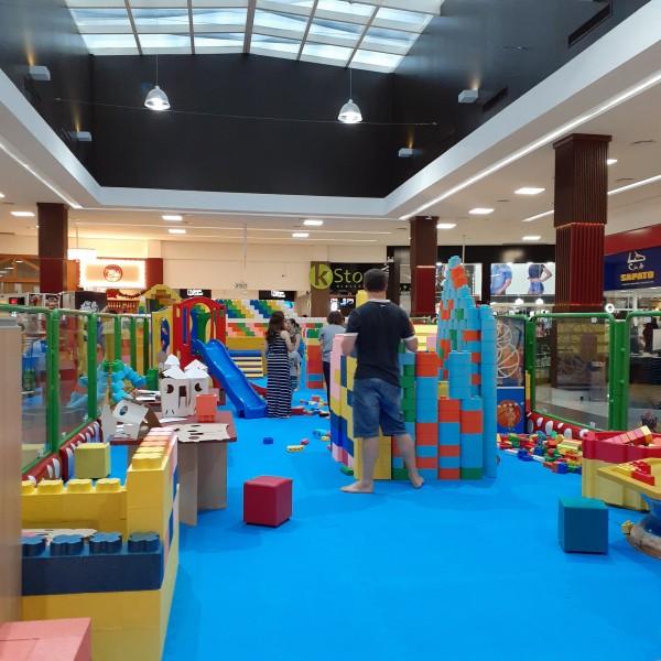 Mundo dos Blocos é atração de férias do Criciúma Shopping
