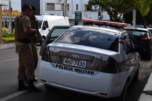 Marido agride esposa e a mantém trancada em casa, no Centro de Criciúma