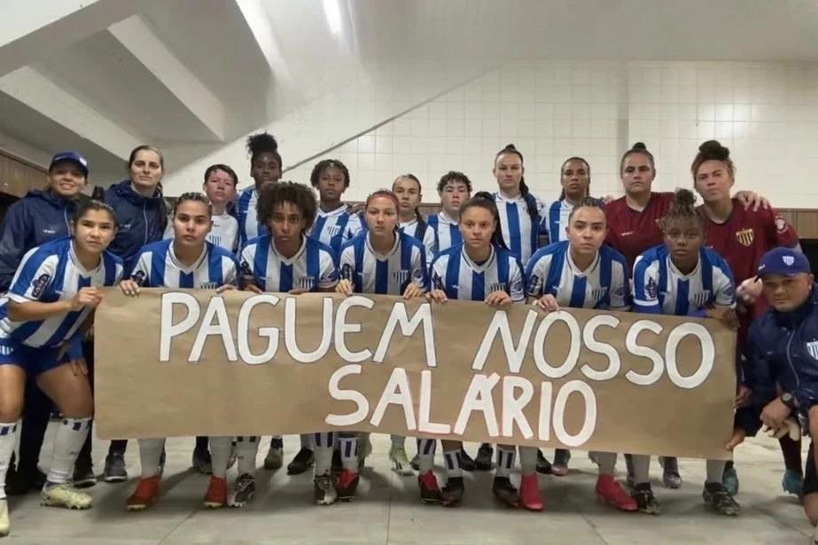 Avaí se pronuncia sobre salários atrasados do time feminino