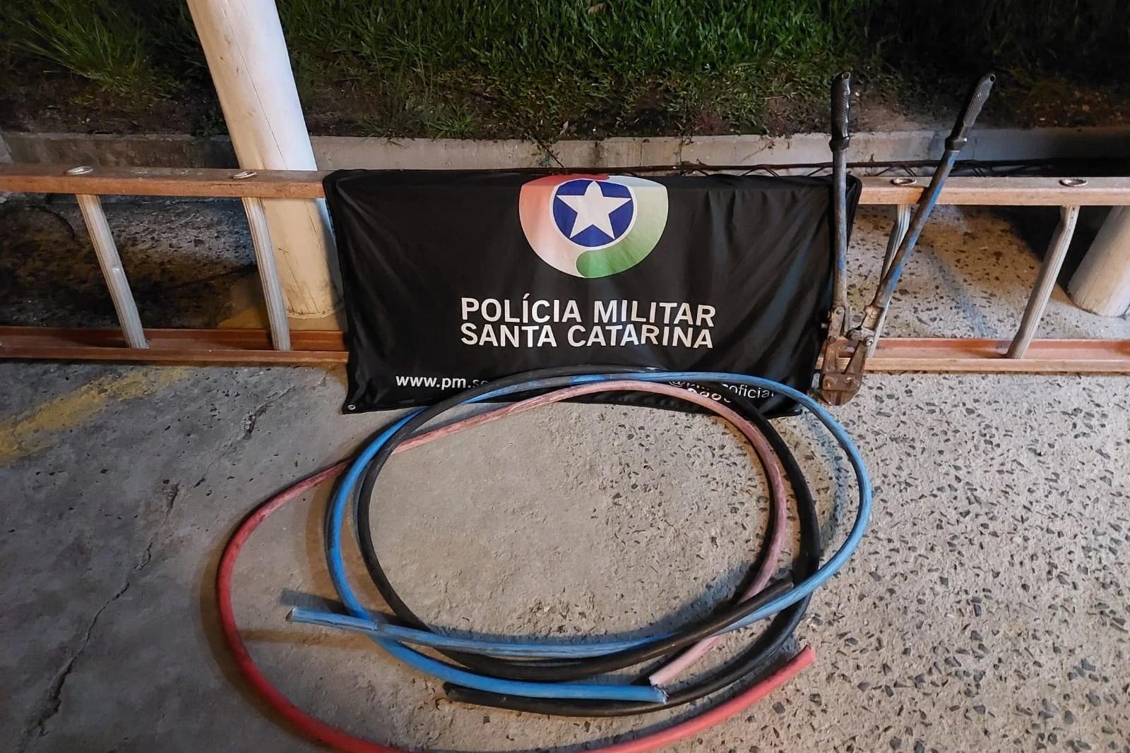 Homem é preso em flagrante por furto de fios em Criciúma