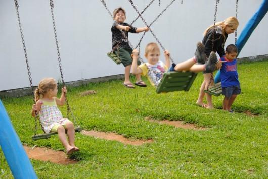Crianças participam de colônia de férias nos CEIM's de Criciúma