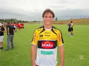 Jean Moser sofre contusão