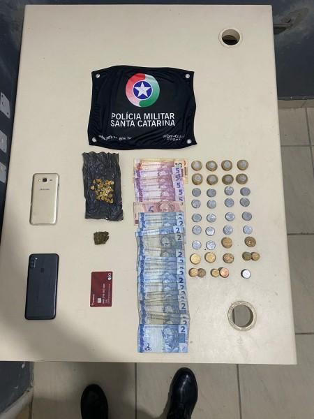 Polícia Militar apreende drogas em hotel no Centro de Criciúma 