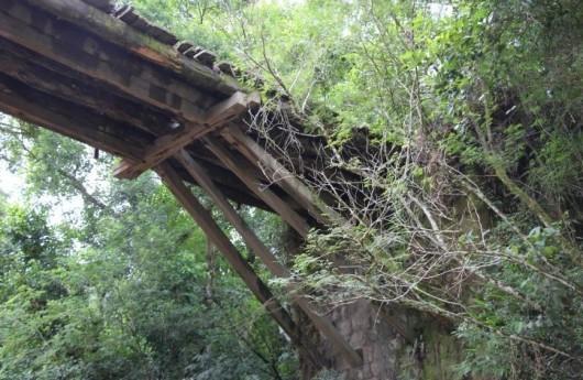 Ponte em Lauro Müller apresenta problemas estruturais
