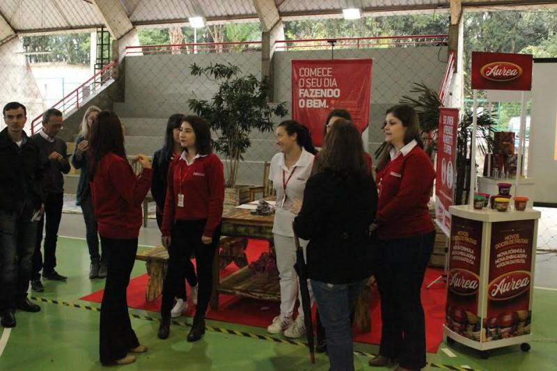 Feira de Aprendizagem aproxima jovens, empresas e entidades educacionais