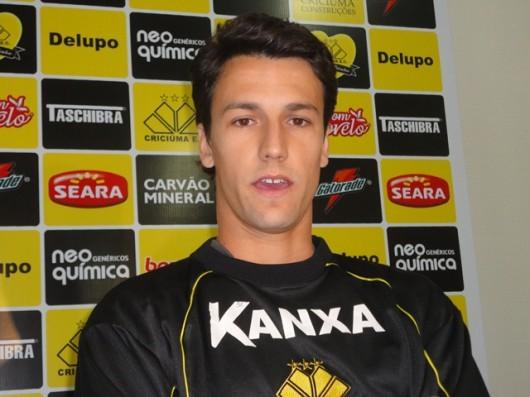 Possebon diz que ainda tem muito a mostrar para a torcida tricolor