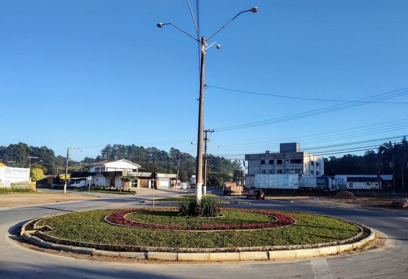 Demutran de Morro da Fumaça inicia revitalização de rótulas do município
