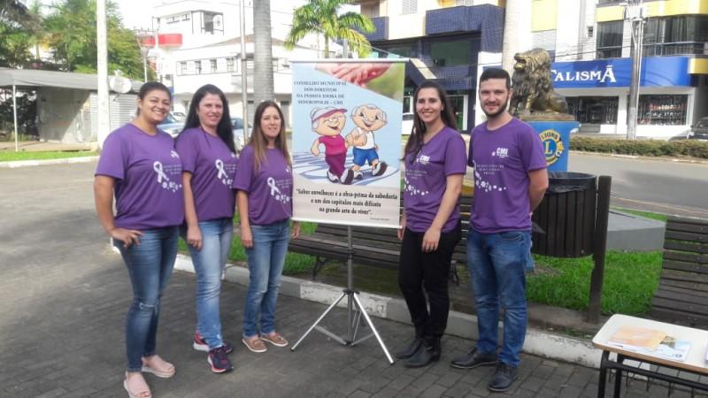 Dia de Conscientização da Violência contra a Pessoa Idosa é lembrado com evento na praça 
