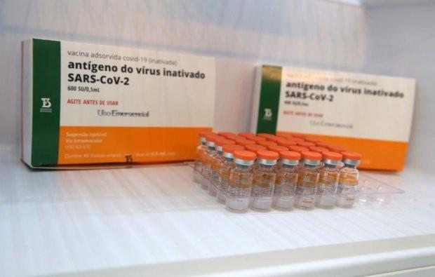 Insumos para mais 8,6 milhões de vacinas chegarão no dia 3 