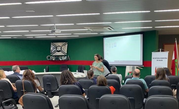Profissionais da rede municipal de Saúde recebem orientações sobre coronavírus