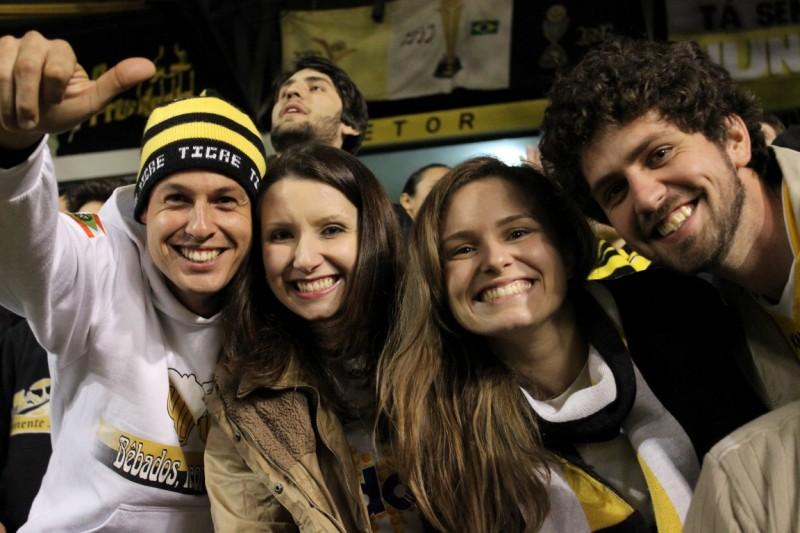 Mais de oito mil embalam vitória do Tigre no Majestoso