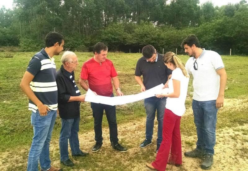 Prefeitura encaminha construção de galpão para triagem