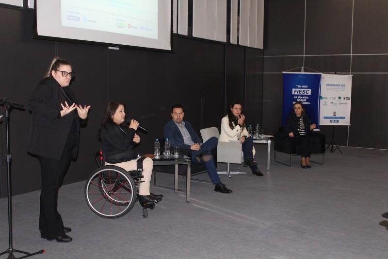Inclusão de Pessoas com Deficiência e Reabilitados no Mercado de Trabalho é tema de debate
