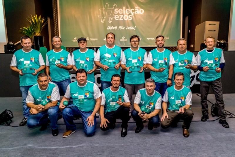 Grupo EZOS homenageia colaboradores com décadas de serviços prestados