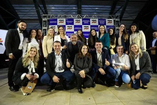 Em Siderópolis, governador Carlos Moisés participa de lançamento de pacote de obras