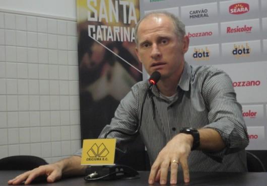  Triste com o curto período no comando, Sílvio se despede do Tigre