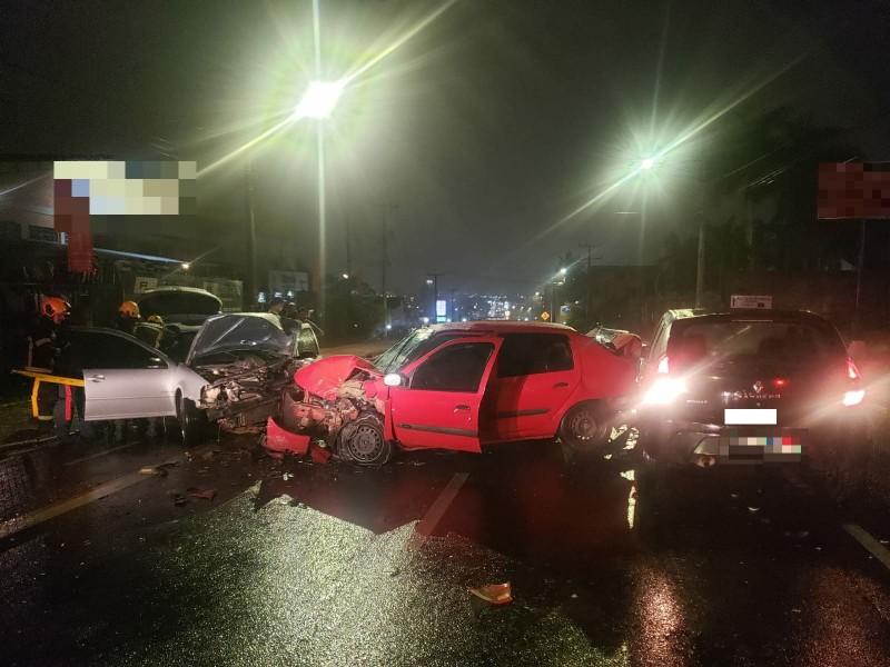 Em Criciúma, acidente na avenida Imigrantes Poloneses deixa três feridos