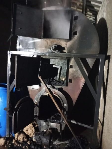 Máquina aviária é atingida por incêndio em Meleiro